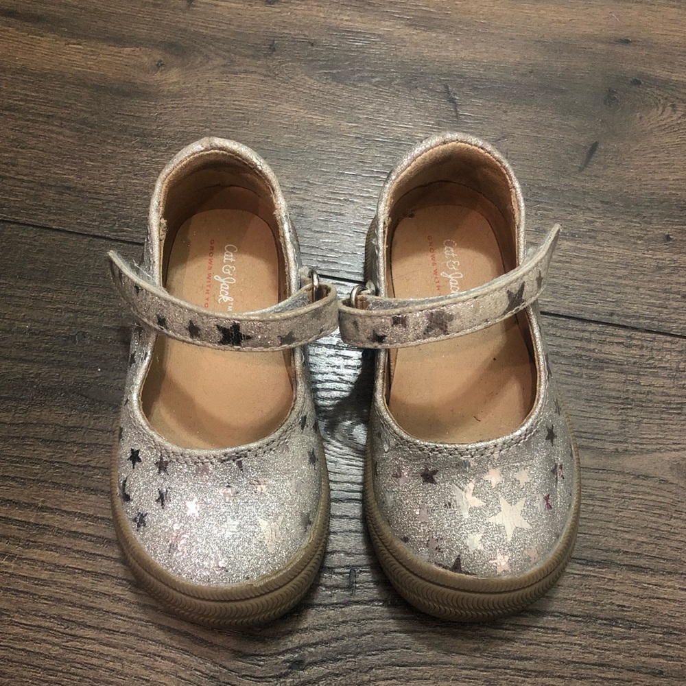 Toddler girls Mary Jane, size 5!